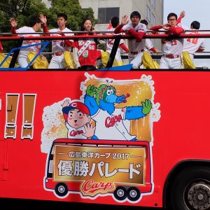 ６号車には岡田、戸田、オスカル投手たち